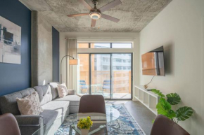 Ritzy 2BD - CDT - Gym, Pool, Parking - Sleep 8